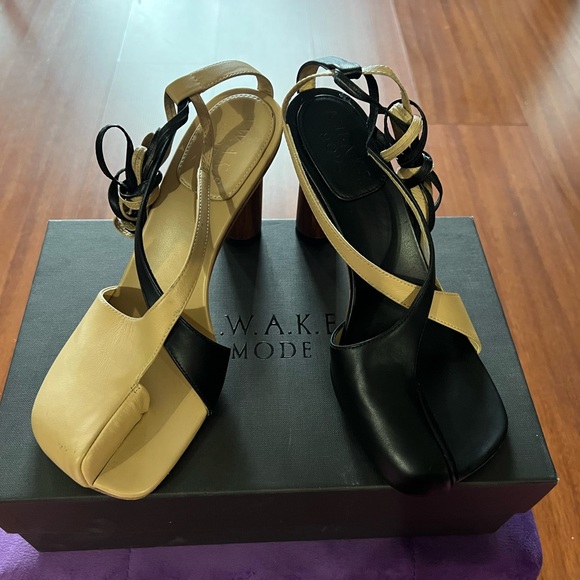 Awake Shoes - AWAKE Mode Geraldine sandals with ankle ties